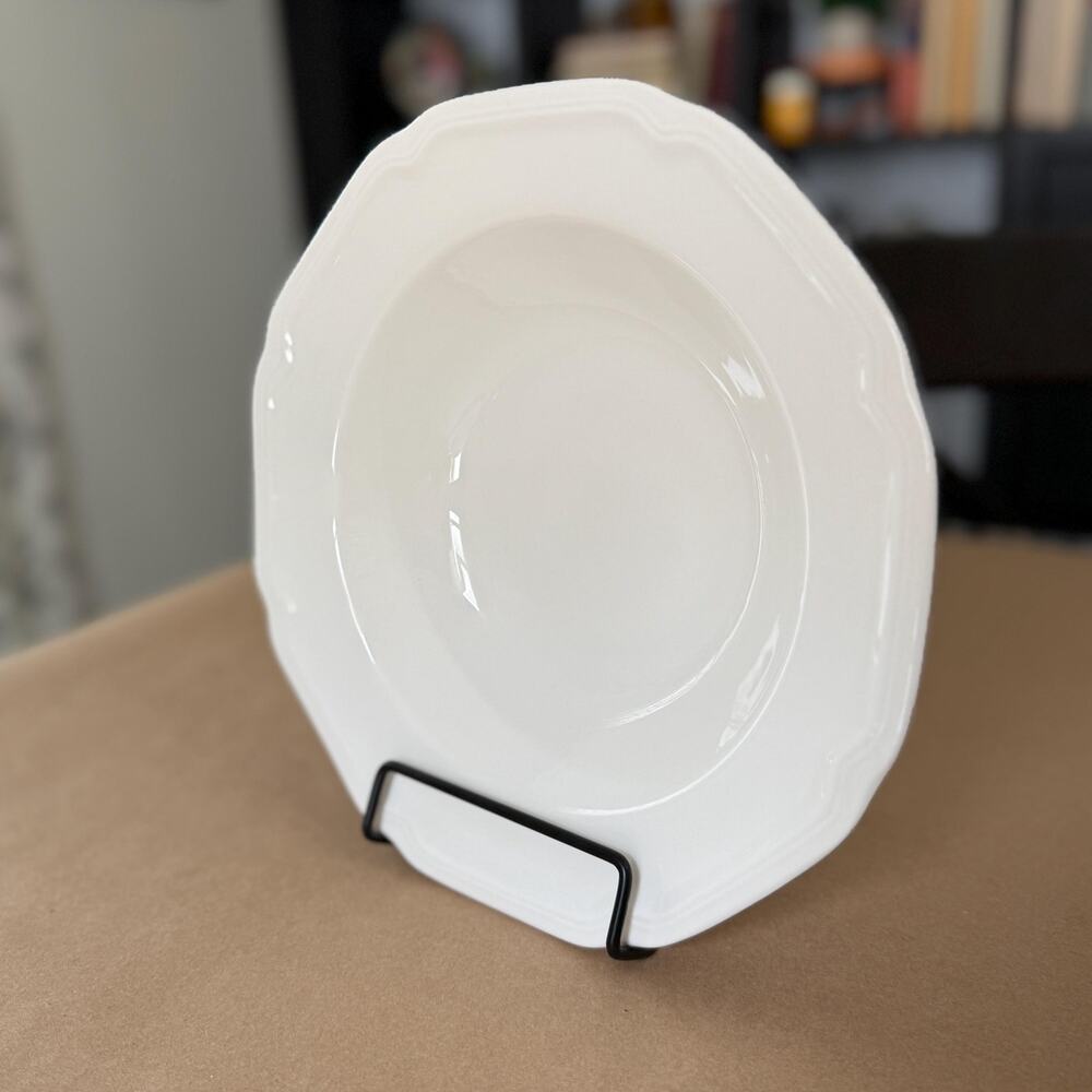 Mikasa Ultima+ Antique White Serving Bowl | Scalloped Fine China (10”)